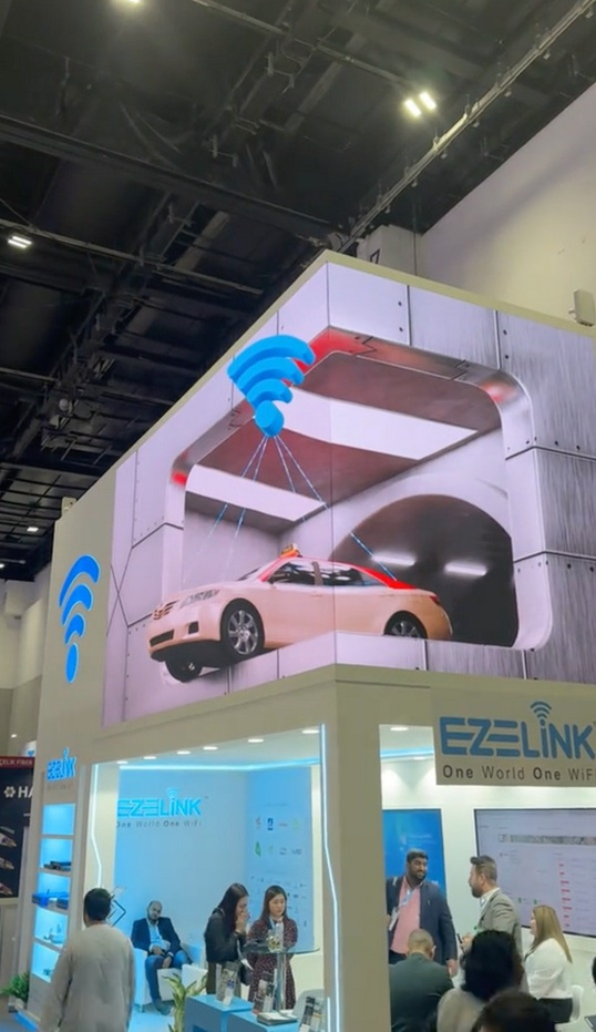 HyperReal 3D display