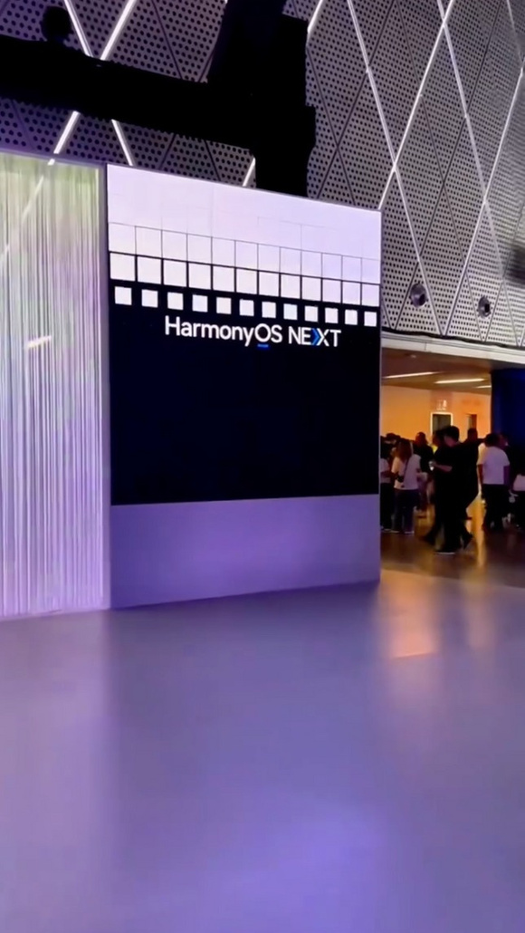 LED kinetic screen